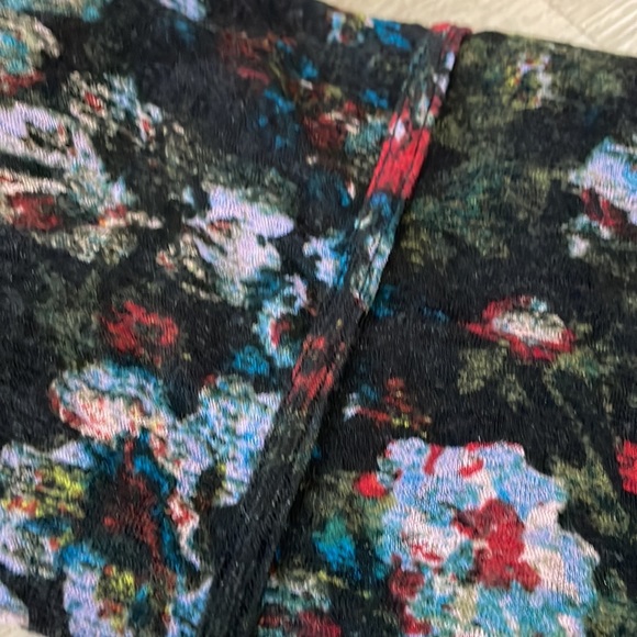 NWT- FREE PEOPLE Floral Tight Fit Dress with Lace Bodice & Straps. Size XS - Picture 12 of 12